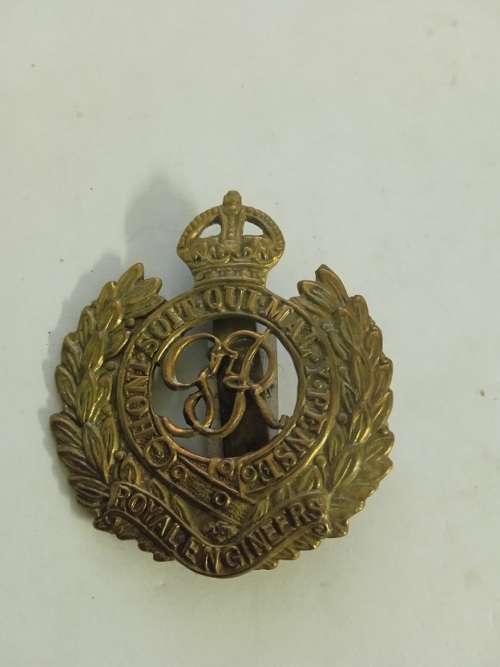 WW2 Royal Engineers cap badge