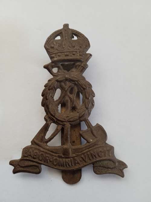 British WW2 Royal Pioneer cap badge