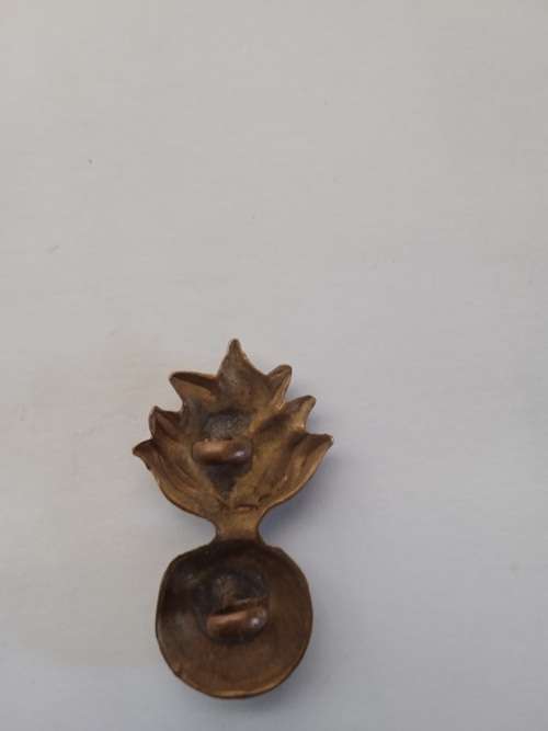 Early Flaming Grenade collar badge