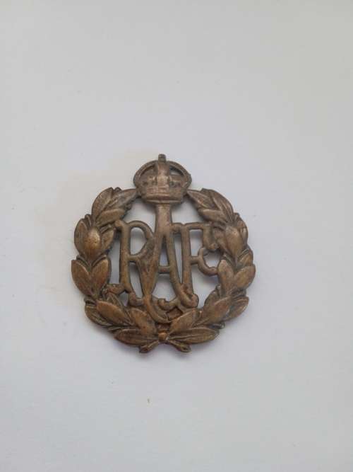 WW Royal Airforce badge (damadged)