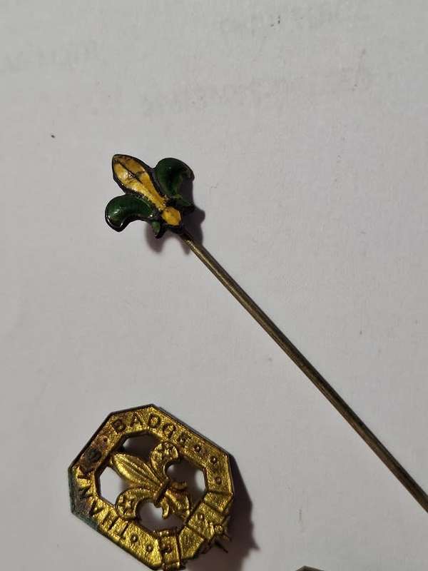 3 x Vintage Boy scouts pins/badges