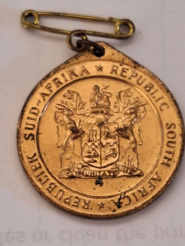 Formation of South Africa medallion