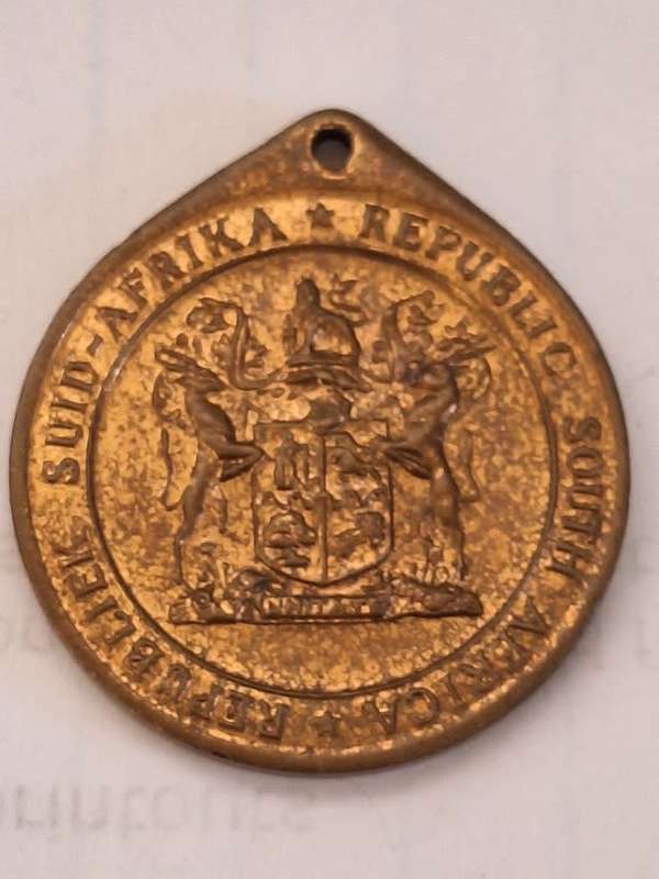 Formation of South Africa medallion
