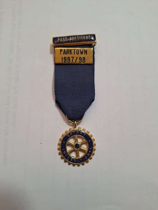 Rotary International Parktown Past President medal