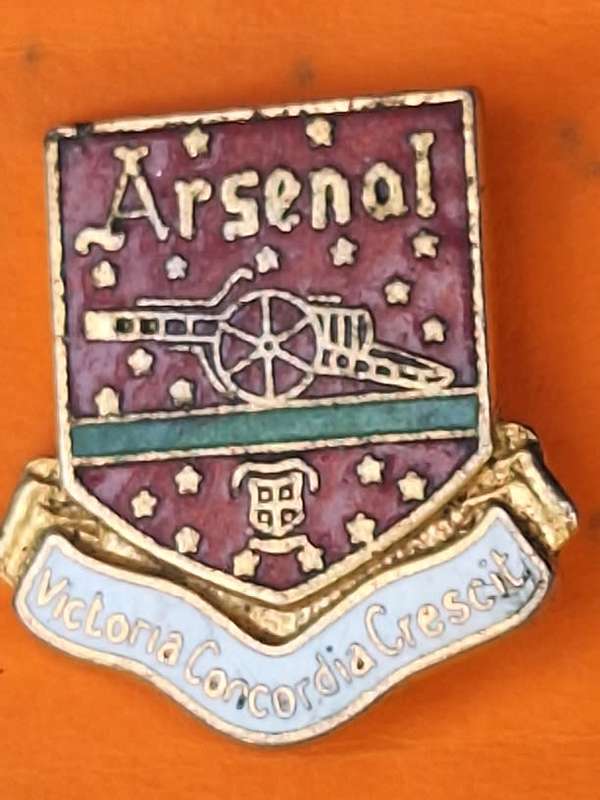 Vintage Arsenal football club - Coffer Northampton Enamel pin badge