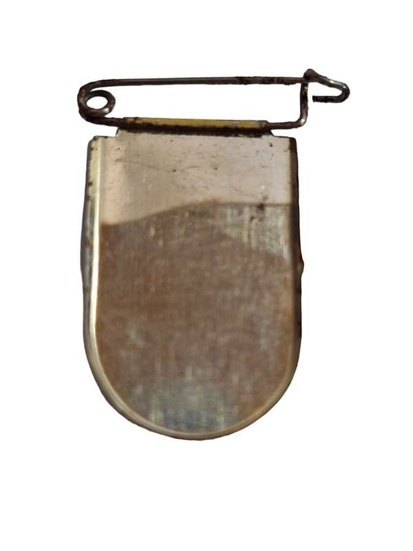 WW2 German Tinnie DDA pin/badge