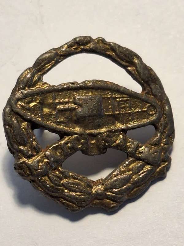 South African army tank corps badge (2.5cm diameter)
