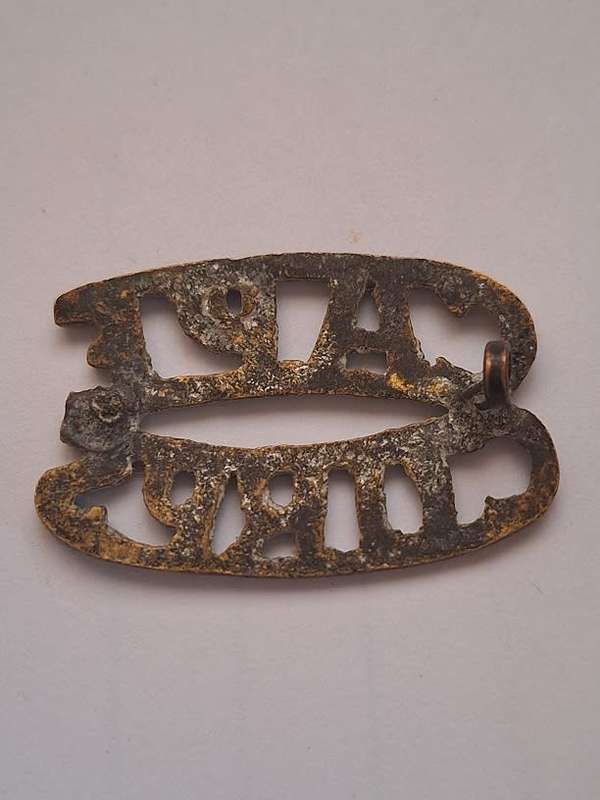 WW1  SA Cape Coloured corps title badge