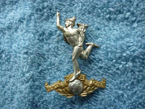 SIGNALS CAP BADGE