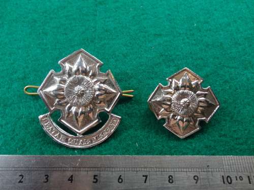 SA WOMEN'S COLLEGE CAP & COLLAR - LUGS AND PINS INTACT