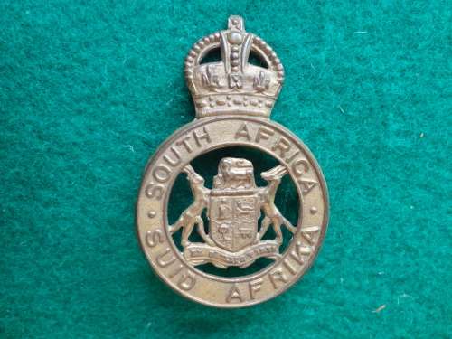 SA INSTRUCTORS CORP CAP BADGE WW2 - LUGS INTACT
