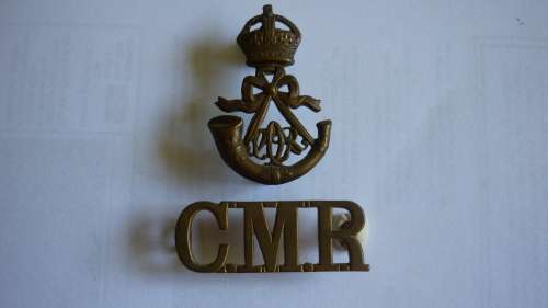 CAPE MOUNTED RIFLES CAP BADGE AND TITLE / WORN 1902-1913 / ALL LUGS INTACT