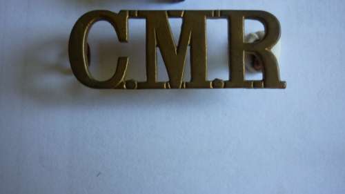 CAPE MOUNTED RIFLES CAP BADGE AND TITLE / WORN 1902-1913 / ALL LUGS INTACT