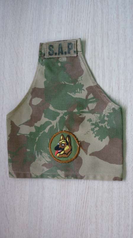 SAP DOG HANDLER BRASSARD - ON CAMMO - FULL COLOUR EMBROIDERED QUALIFICATION BADGE