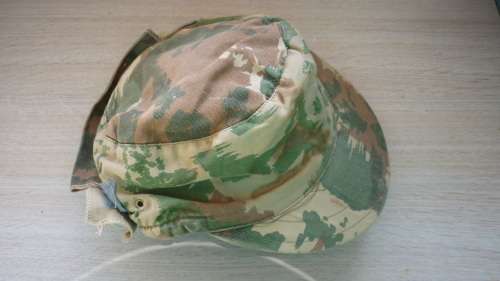 POLICE 1ST TYPE PATTERN FLAP CAP AS USED BY KOEVOET- SIZE 60 -SEE PINWHEEL / FLOWER PATTERN IMAGE