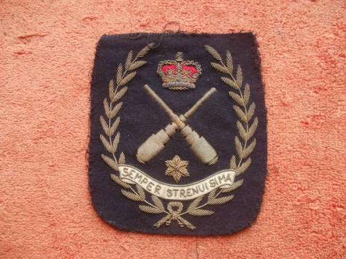 BRITISH NAVAL GUNNER - BULLION BLAZER BADGE