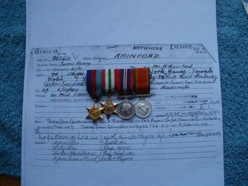 GROUP 4 MINITURES WW2 - 1939/1945 , ITALY STARS , WAR & AFRICA SERVICE MEDAL