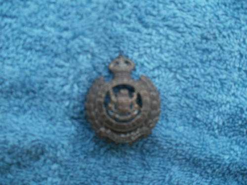 SA ENGINEERS CORP WW2 BADGE - 2 LUGS INTACT