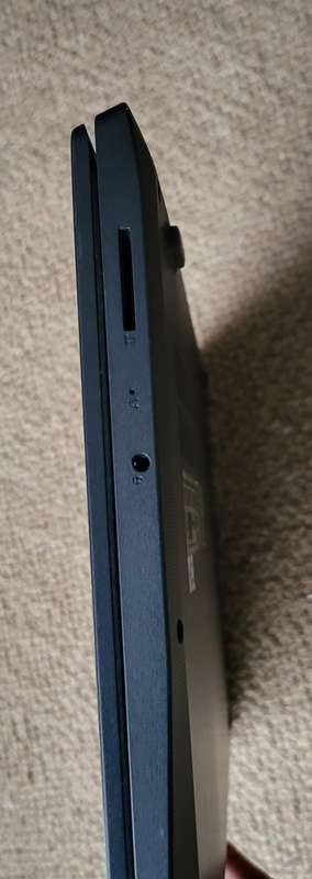 Lenovo Ideapad 3 Intel Celeron N4020 with Backpack, Box and Original Charger