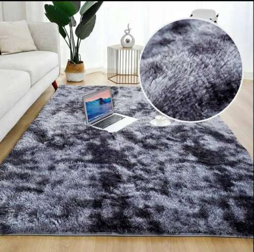 Fluffy carpet