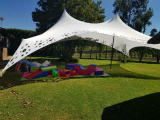 Stretch tent for Decor with poles