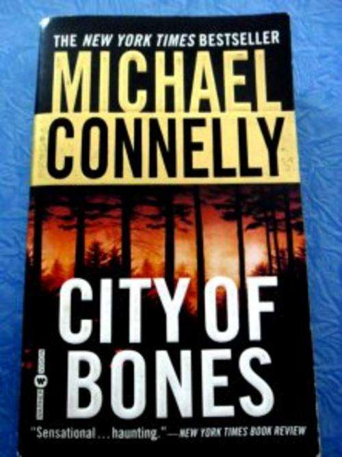 City of Bones by MICHAEL CONNELLY - Paperback - In Good Condition - See pic.