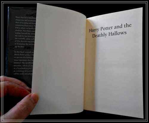 Harry Potter and the Deathly Hallows by J.K. Rowling - First Edition - 2007 - Bloomsbury - VG+ Cond.