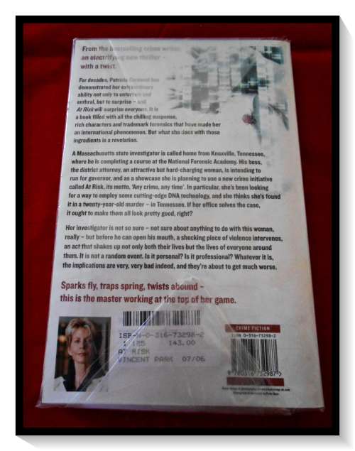 PATRICIA CORNWELL: At Risk - LARGE SOFTCOVER - Crime Fiction - Little Brown - Excellent Cond*
