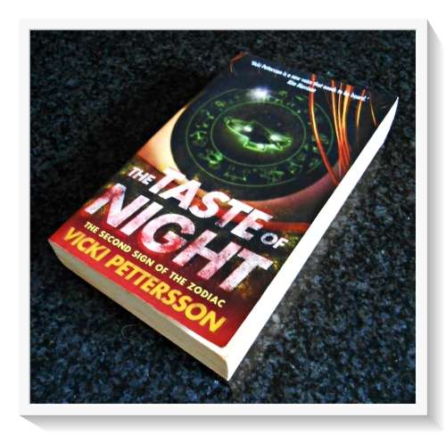 VICKY PETTERSSON The Taste of NIght - HarperVoyager Paperback 2008 - 440pages