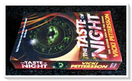VICKY PETTERSSON The Taste of NIght - HarperVoyager Paperback 2008 - 440pages