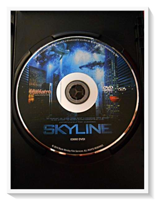 SKYLINE - DVD - Alien/Sci-Fi - 2-13 VL - Disc & Cover in Excellent Condition*