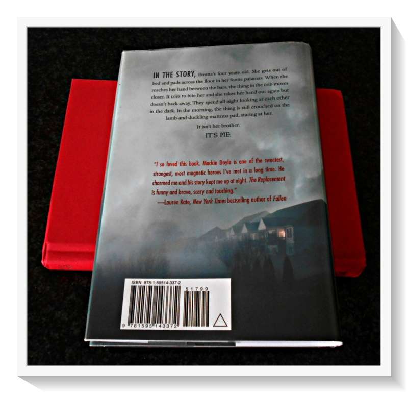 The Replacement by BRENNA YOVANOFF - 2010 - RAZORBILL Press - First US Edition - Cond. B+