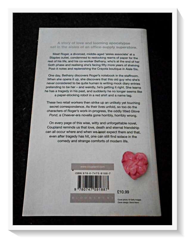 The Gum Thief by DOUGLAS COUPLAND - Softcover - Voyager Press - CONDITION: B+