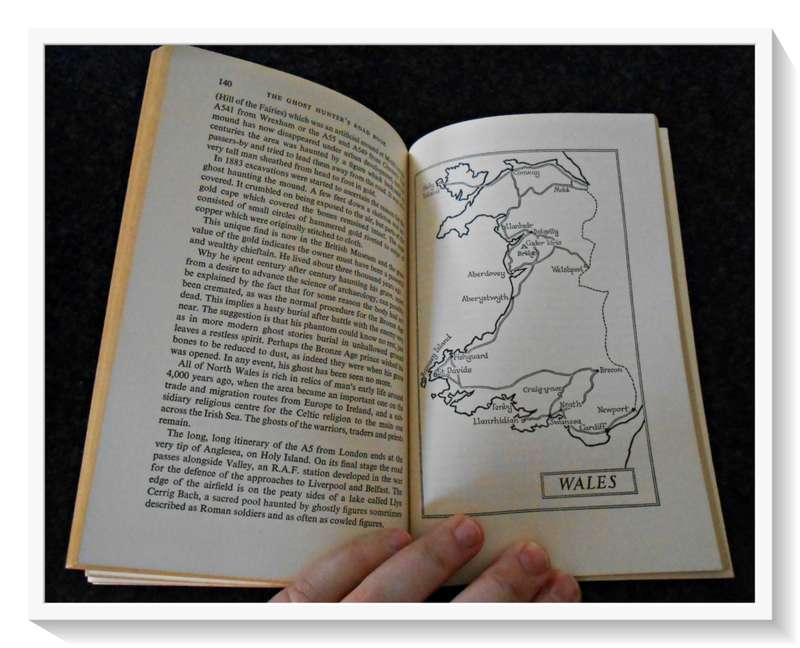 The GhostHunters Road Book by John Harries - 1974 - Published by LETTS - Rare Find B+ Condition*