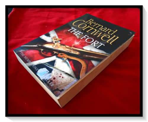 Bernard Cornwell: The Fort - Historical Fiction - Large Softcover - HarperCollins - Condition: B+