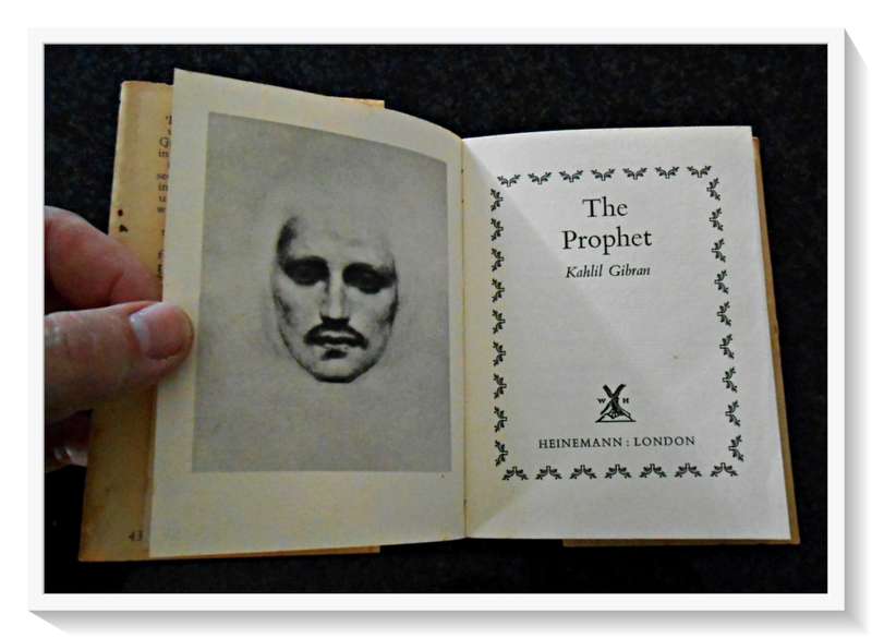 The Prophet by Kahlil Gibran - HEINEMANN:LONDON - 1972 - Hardcover: Condition: (B)