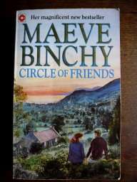 Maeve Binchy: CIRCLE OF FRIENDS (Good Condition) - Paperback