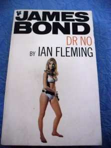 IAN FLEMING : James Bond : DR NO - Paperback in Very Good Condition!