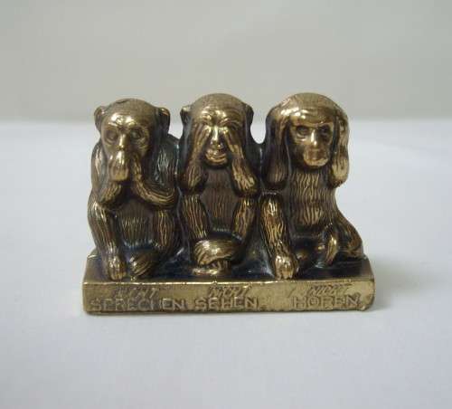 VINTAGE GERMAN 'DIE WEISHEIT' THREE WISE MONKEYS FIGURINE