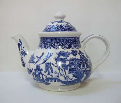CHURCHILL BLUE WILLOW TEAPOT