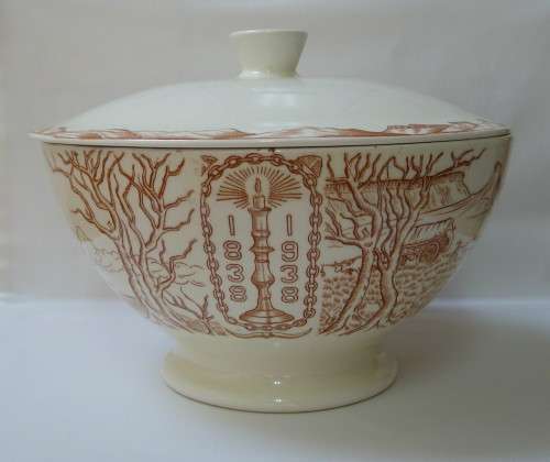 VINTAGE DE SPHINX MAASTRICHT 'VOORTREKKEREEUFEES' 1838-1938 COMMEMORATIVE SERVING TUREEN & LID