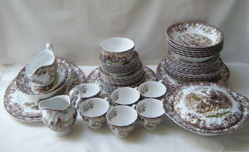 VINTAGE JOHNSON BROS 'COACHING SCENES' 57pc DINNER SERVICE & TEA SET ~ Personal Collection Only!!!