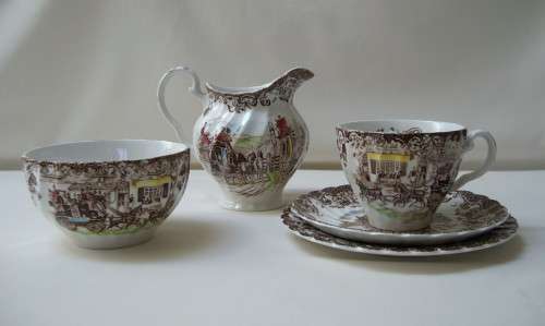 VINTAGE JOHNSON BROS 'COACHING SCENES' 57pc DINNER SERVICE & TEA SET ~ Personal Collection Only!!!