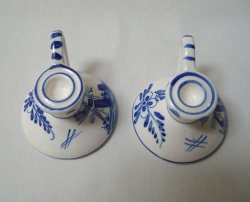 PAIR OF VINTAGE DELFT-STYLE ORNAMENTAL CHAMBER CANDLESTICKS