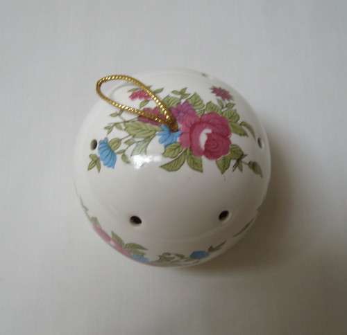 VINTAGE FLORAL POMANDER