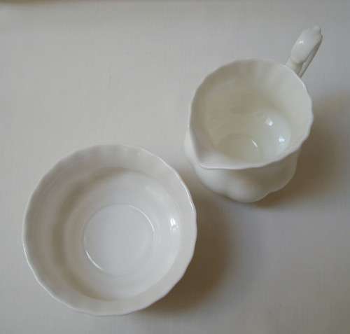 VINTAGE ROYAL ALBERT 'REVERIE' MILK JUG & SUGAR BOWL SET