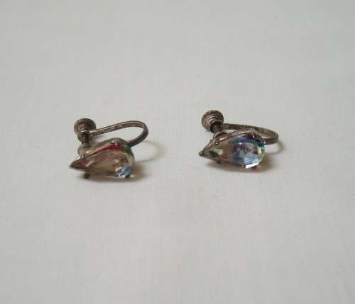 VINTAGE PAIR AURORA BOREALIS CRYSTAL SCREW-ON EARRINGS