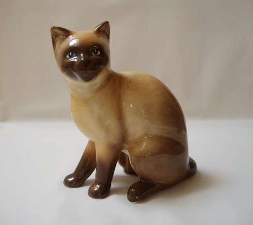 VINTAGE SYLVAC SIAMESE CAT FIGURINE