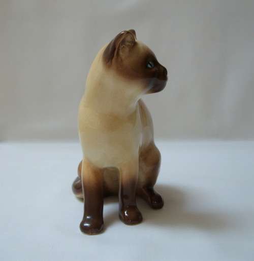 VINTAGE SYLVAC SIAMESE CAT FIGURINE