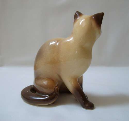 VINTAGE SYLVAC SIAMESE CAT FIGURINE